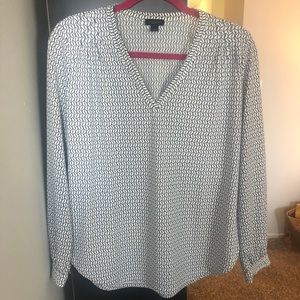 Long sleeved pattered top